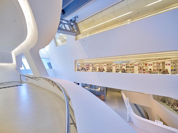/assets/images/6/wirtschaftsuniversitaet-wien-bibliothek-studenten-medfb5nfby3j6mt.jpg