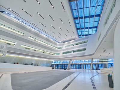 /assets/images/a/wirtschaftsuniversitaet-wien-bibliothek-atrium-d65d24e0.jpg