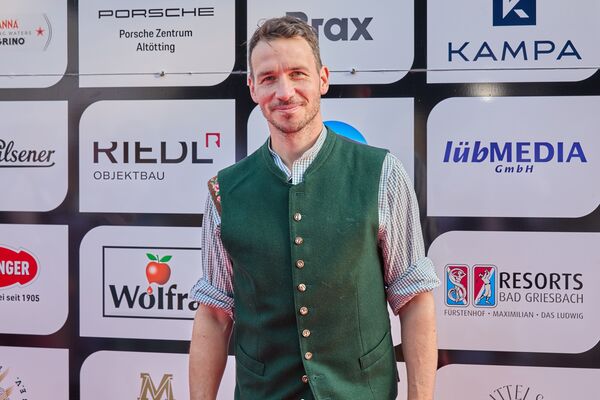 /assets/images/b/pedagrafie-fotografie-schweinsteiger-cup-04-8nj3pay9rymvjbz.jpg