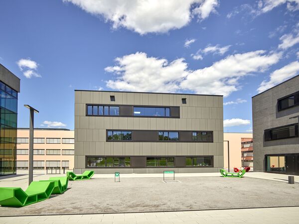 /assets/images/d/CF039895-9547vmep5w21vfy.jpg
