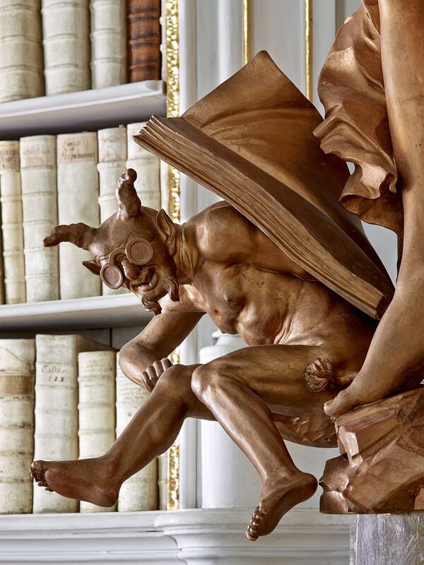 /assets/images/e/skulptur-stift-admont-bibliothek-jwc4zrdd7b2v8ep.jpg